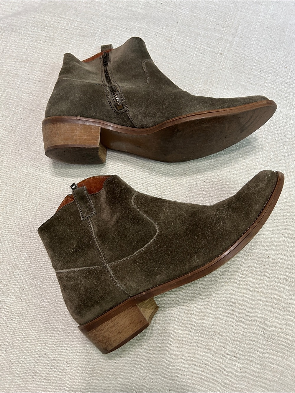 Madewell Barnwood Boot Women's 8 Olive Suede Heeled Western Zip Ankle Booties
